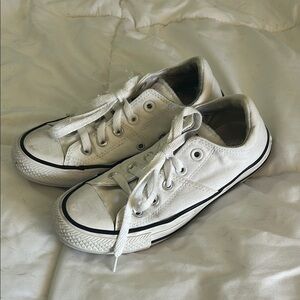 Converse White Low-Top Canvas Sneakers size 6